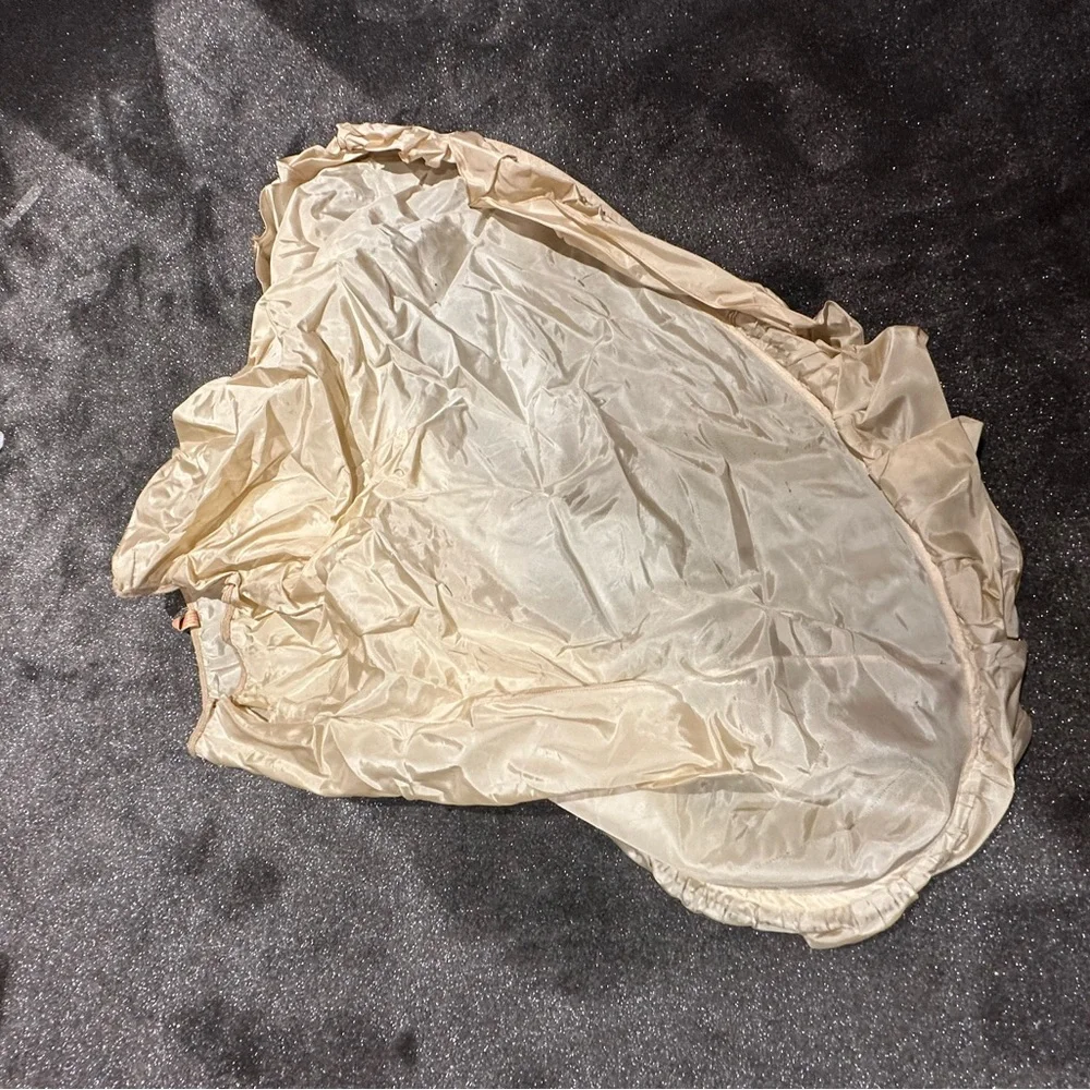 Vintage hoop skirt - Picture 2 of 3